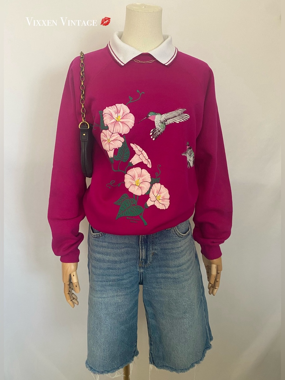 VINTAGE 1990'S MORNING SUN COLLARED PULLOVER HUMMINGBIRD SWEATSHIRT IN MAGENTA